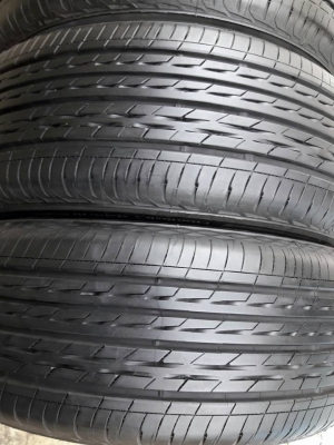 ยางรถยนต์มือสอง BRIDGESTONE รุ่น TURANZA GR100 .205 55R16 ปี2016 สภาพสวยมากๆไร้ที่ติ ดอกเยอะมากๆ90\%คุ้มสุดๆใช้อีกยาวๆ