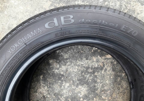 ขายยางรถยนต์มือสอง YOKOHAMA 205 55R16 ปี2016 สภาพสวยมากๆ ดอกเต็มๆคุ้มสุดๆใช้อีกยาวๆ