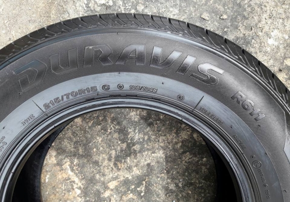 ยางรถยนต์มือสอง BRIDGESTONE รุ่น DURAVIS R611. 215 70R15 ปี2016 สภาพสวยมากๆ ดอกเต็มๆ90\%คุ้มสุดใช้อีกยาวๆไม่แพง ยางรถยนต์มือสอง BRIDGESTONE รุ่น DURAVIS R611. 215 70R15 ปี2016 สภาพสวยมากๆ ดอกเต็มๆ90\%คุ้มสุดใช้อีกยาวๆไม่แพง