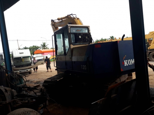 ขายด่วน KOMATSU PC120-5 สภาพพร้อมใช้งาน เครื่องปั้มดี โซ่ช่วงล่างสวย เอกสารสัญญาซื้อขาย สนใจสอบถาม 093-0764943  088-3223272 k ตั้ม