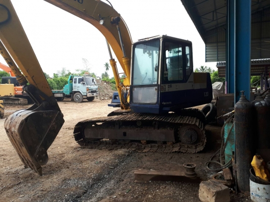 ขายด่วน KOMATSU PC120-5 สภาพพร้อมใช้งาน เครื่องปั้มดี โซ่ช่วงล่างสวย เอกสารสัญญาซื้อขาย สนใจสอบถาม 093-0764943  088-3223272 k ตั้ม