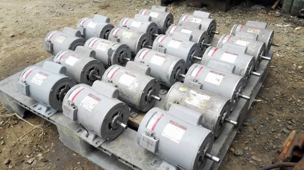 ** SOLD ** เหลือ 2 ตัว ** มอเตอร์ Mitsubishi 1/2 hp 1430 rpm 220v ไฟบ้าน 2 สายตัดมาใหม่ๆพร้อมใช้ทุกตัว