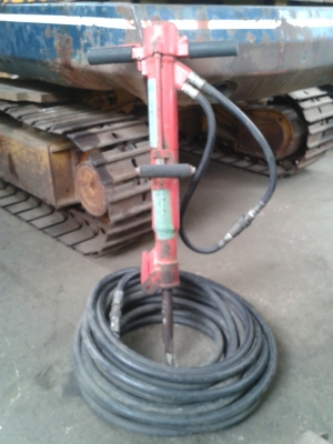 ต้องการขายรถขุดยี่ห้อKOMATSU-PC15-5 รถนอกนำเข้าจากญี่ปุ่น ต้องการขายรถขุดยี่ห้อKOMATSU-PC15-5 รถนอกนำเข้าจากญี่ปุ่น