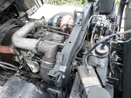 หัวลาก NISSAN UD เครื่อง 320แรง (NF6) เคริ่องดี ยางดี ครัทซีสวย ขาย 730,000 บาท ศุภากร 081-1903107 ,