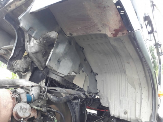 หัวลาก NISSAN UD เครื่อง 320แรง (NF6) เคริ่องดี ยางดี ครัทซีสวย ขาย 730,000 บาท ศุภากร 081-1903107 ,