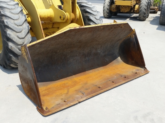 ขายรถตักล้อยาง ยี่ห้อ KOMATSU WA100-3 นำเข้าจากญี่ปุ่นแท้ 100\% สภาพสวย ไม่เคยใช้งานในไทย