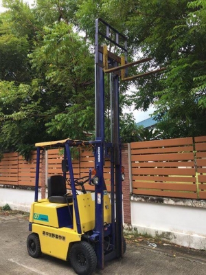 FOLKLIFT KOMATSU รุ่น FG07 ขนาดยก 700 KG.