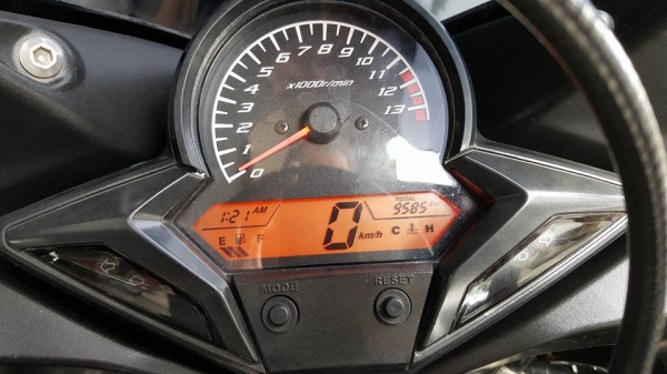 ขออนุญาตขาย HONDA CBR150i NEW จดทะเบียนปี 2014 รถพร้อมใช้งาน วิ่งน้อย 9,XXX KM เครื่องดีมาก ฟรีค่าโอ