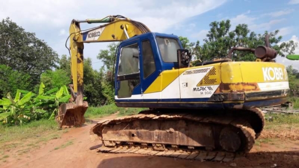 ขาย 475,000 บาท KOBELCO SK200 MARK 3 เครือง 6D16-Turbo  ปั้มแรง โช่ใหม่ 2 ข้าง เอวแน่น ไฟฟ้าตัด เอกสารเล่มทะเบียน  รถอยู่ จ.ยโสธร โทร&amp;ไอดีไลน์ 0610710295
