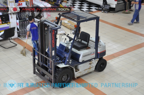 ขายรถโฟล์คลิฟท์มือสอง KOMATSU รุ่น FG20-252967 นำเข้าจากประเทศญี่ปุ่น 100\% ไม่เคยใช้งานในไทย