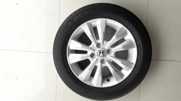 ขายล้อHONDA CITY ขอบ15 ยางปี15 4ล้อ ขายล้อHONDA CITY ขอบ15 ยางปี15 4ล้อ