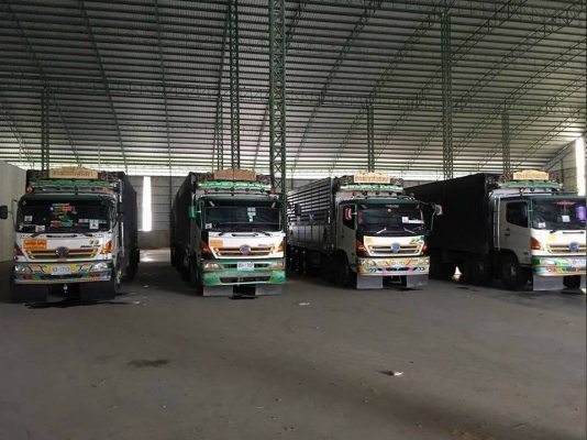 Hino mega 260 แรง ปี 47 ดัมพ์พืชไร่อู่ ส.สมบัติ แม่ 12 ล้อลูก 2 เพลา ใส่ของได้เกือบ 30 ตัน