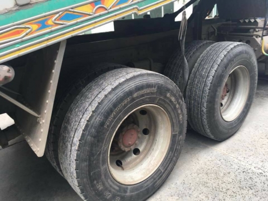 Hino mega 260 แรง ปี 47 ดัมพ์พืชไร่อู่ ส.สมบัติ แม่ 12 ล้อลูก 2 เพลา ใส่ของได้เกือบ 30 ตัน