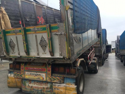 Hino mega 260 แรง ปี 47 ดัมพ์พืชไร่อู่ ส.สมบัติ แม่ 12 ล้อลูก 2 เพลา ใส่ของได้เกือบ 30 ตัน