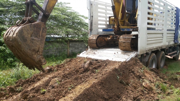 ขายรถแบคโฮ KOMATSU PC60-1 ขายรถแบคโฮ KOMATSU PC60-1