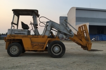 ขายรถตักล้อยาง TCM SD22 (สภาพดี)