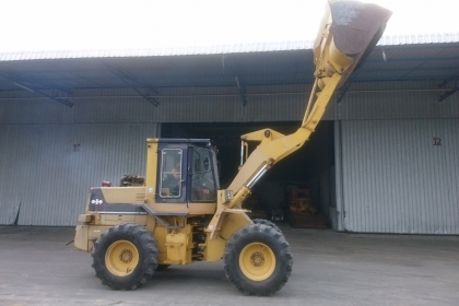 ขายรถตักล้อยาง KOMATSU WA100-1 (สภาพดี แขนยาวตักขึ้นสิบล้อได้เลย) ขายรถตักล้อยาง KOMATSU WA100-1 (สภาพดี แขนยาวตักขึ้นสิบล้อได้เลย)
