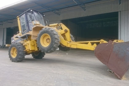 ขายรถตักล้อยาง KOMATSU WA100-1 (สภาพดี แขนยาวตักขึ้นสิบล้อได้เลย) ขายรถตักล้อยาง KOMATSU WA100-1 (สภาพดี แขนยาวตักขึ้นสิบล้อได้เลย)