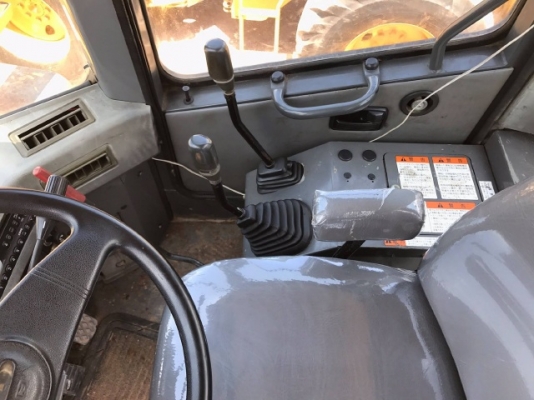 ขายรถตักล้อยาง KOMATSU WA100-3E แขนยาวพิเศษ รถนอกนำเข้าจากญี่ปุ่น สภาพสวยพร้อมใช้ มีVDOการทำงานครับ ขายรถตักล้อยาง KOMATSU WA100-3E แขนยาวพิเศษ รถนอกนำเข้าจากญี่ปุ่น สภาพสวยพร้อมใช้ มีVDOการทำงานครับ