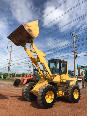ขายรถตักล้อยาง KOMATSU WA100-3E แขนยาวพิเศษ รถนอกนำเข้าจากญี่ปุ่น สภาพสวยพร้อมใช้ มีVDOการทำงานครับ ขายรถตักล้อยาง KOMATSU WA100-3E แขนยาวพิเศษ รถนอกนำเข้าจากญี่ปุ่น สภาพสวยพร้อมใช้ มีVDOการทำงานครับ