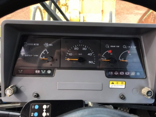 ขายรถตักล้อยาง KOMATSU WA100-3E แขนยาวพิเศษ รถนอกนำเข้าจากญี่ปุ่น สภาพสวยพร้อมใช้ มีVDOการทำงานครับ ขายรถตักล้อยาง KOMATSU WA100-3E แขนยาวพิเศษ รถนอกนำเข้าจากญี่ปุ่น สภาพสวยพร้อมใช้ มีVDOการทำงานครับ