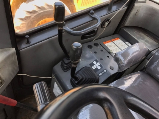 ขายรถตักล้อยาง KOMATSU WA100-3E แขนยาวพิเศษ รถนอกนำเข้าจากญี่ปุ่น สภาพสวยพร้อมใช้ มีVDOการทำงานครับ ขายรถตักล้อยาง KOMATSU WA100-3E แขนยาวพิเศษ รถนอกนำเข้าจากญี่ปุ่น สภาพสวยพร้อมใช้ มีVDOการทำงานครับ