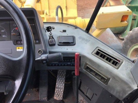 ขายรถตักล้อยาง KOMATSU WA100-3E แขนยาวพิเศษ รถนอกนำเข้าจากญี่ปุ่น สภาพสวยพร้อมใช้ มีVDOการทำงานครับ ขายรถตักล้อยาง KOMATSU WA100-3E แขนยาวพิเศษ รถนอกนำเข้าจากญี่ปุ่น สภาพสวยพร้อมใช้ มีVDOการทำงานครับ