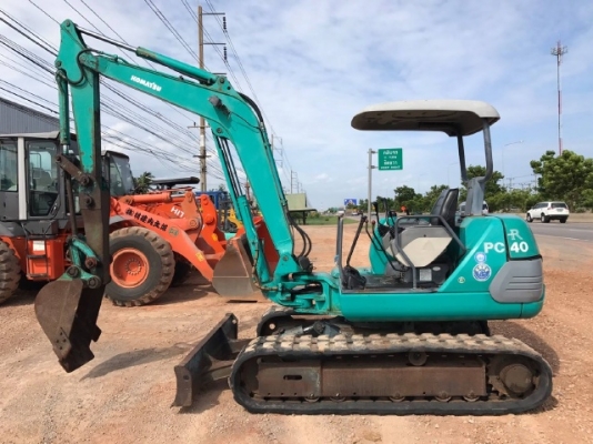 ขายรถแบคโฮ KOMATSU PC40-7 คอลโทรลสั้น พร้อมอุปกรณ์ต่ออาร์มยาว รถนอกนำเข้าเองจากญี่ปุ่น มีVDOการทำงานครับ