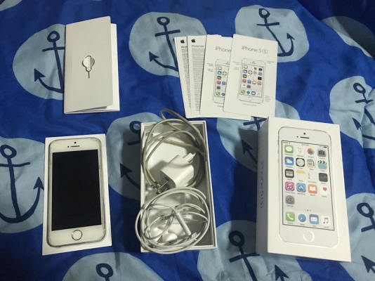 i phone5s 16g ????5,000????เครื่องศูนย์ดีแทค อุปกรณ์แท้ครบกล่อง สภาพสวยมาก99\% ไม่เคยตกหล่น ไม่เคยซ่อม ใส่เคสติดฟิล์มไม่มีรอยใดๆ สแกนนิ้วปกติ รีเซตได้ กล่องตรงอีมี่ตรง  #นัดรับ บางใหญ่-นนทบุรี