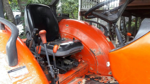 รถไถ KUBOTA 7040  ,  2 เพลา.  ,  ( มีขาย 2 คัน. )     สนใจติดต่อ  081 - 9706989 รถไถ KUBOTA 7040  ,  2 เพลา.  ,  ( มีขาย 2 คัน. )     สนใจติดต่อ  081 - 9706989