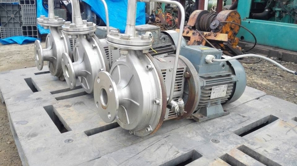 ** เหลือ 2 ตัว ** ปั้มน้ำเคมีหัวสแตนเลสอิตาลี่ IDROPRES ITALY 5.5 HP 2920 RPM 380V ตัดมาสดๆพร้อมใช้