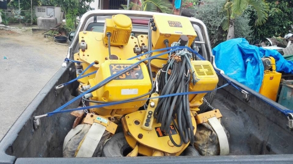 ** SOLD ** รอกโซ่ไฟฟ้าญี่ปุ่น KITO 15 ตัน 4 ทิศทาง โซ่ยาว 12 m ไฟตรง 380V ของประมูลราชการใช้น้อยสภาพ ** SOLD ** รอกโซ่ไฟฟ้าญี่ปุ่น KITO 15 ตัน 4 ทิศทาง โซ่ยาว 12 m ไฟตรง 380V ของประมูลราชการใช้น้อยสภาพ