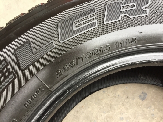 ยาง Bridgstone 245-70-16 ปี 16 ครบชุด 4 เส้น 8000 สวยๆไม่บวมไม่กินข้างดอกยางเหลือเยอะเอาไปวิ่งกันใด้อีกยาวค่ะ ยาง Bridgstone 245-70-16 ปี 16 ครบชุด 4 เส้น 8000 สวยๆไม่บวมไม่กินข้างดอกยางเหลือเยอะเอาไปวิ่งกันใด้อีกยาวค่ะ