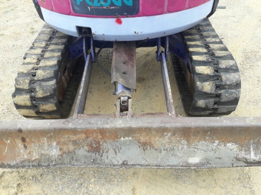 ขายรถแบคโฮ KOMATSU PC 28 UU-2E(เท่า PC30)  เครื่อง3D82AE-3D   บูมออฟเซท คอนโทลสั้นไฟฟ้า   ติดต่อ 098-7962549