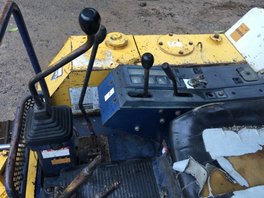 ขายรถขุดเล็ก แบคโครเล็กkomatsu pc30-6สภาพพร้อมทำงาน