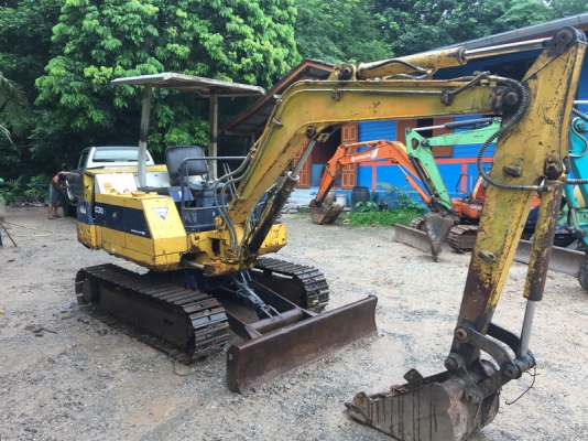 ขายรถขุดเล็ก แบคโครเล็กkomatsu pc30-6สภาพพร้อมทำงาน