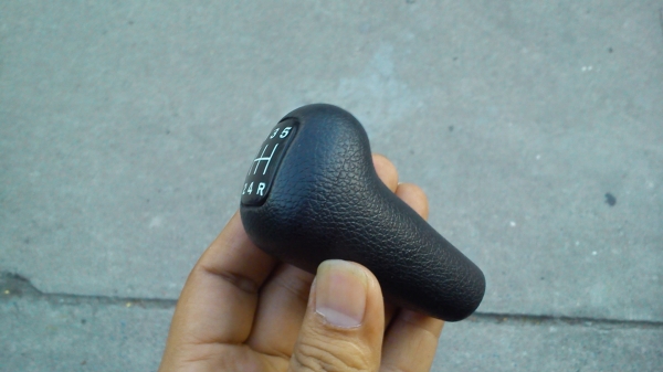 หัวเกียร์ธรรมดา 5เกียร์ เพลทสีขาว เกลียว10มิล หัวเกียร์ธรรมดา 5เกียร์ เพลทสีขาว เกลียว10มิล