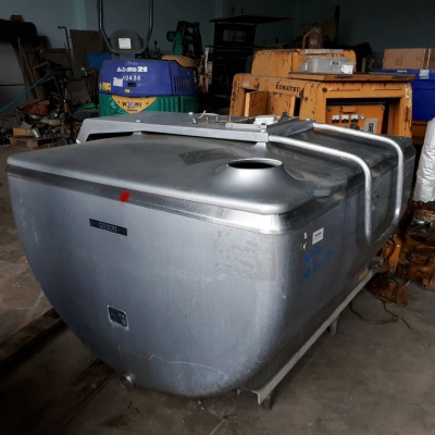 แท้งค์ใส่นมมีรายทำความเย็นเก่าญี่ปุ่น