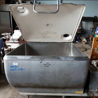 แท้งค์ใส่นมมีรายทำความเย็นเก่าญี่ปุ่น แท้งค์ใส่นมมีรายทำความเย็นเก่าญี่ปุ่น