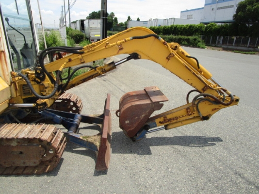 ขาย รถเเม็คโคร ยี่ห้อ Komatsu รุ่น PC20-6