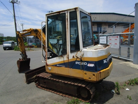 ขาย รถเเม็คโคร ยี่ห้อ Komatsu รุ่น PC20-6 ขาย รถเเม็คโคร ยี่ห้อ Komatsu รุ่น PC20-6