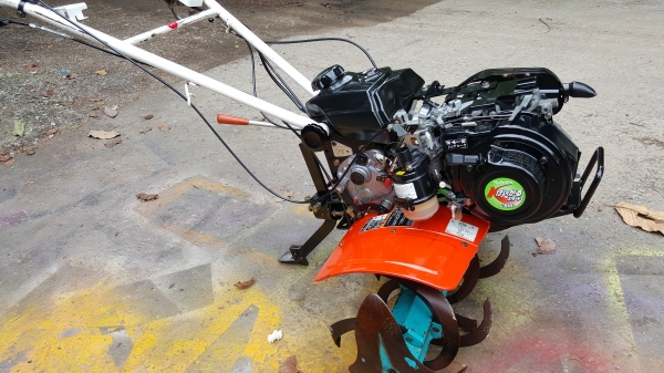 รถพรวนดิน 4 แรง บีบเลี้ยว  ปรับสภาพแล้วพ่นทับด้วยอีพอกซี่ใสพร้อมใช้งาน