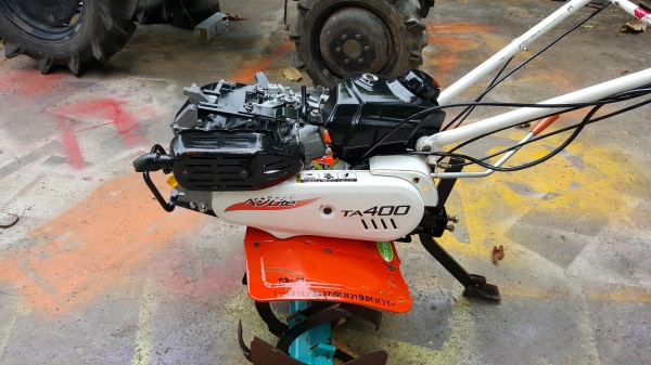 รถพรวนดิน 4 แรง บีบเลี้ยว  ปรับสภาพแล้วพ่นทับด้วยอีพอกซี่ใสพร้อมใช้งาน