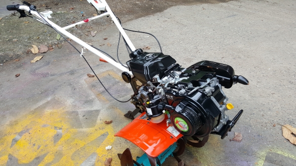 รถพรวนดิน 4 แรง บีบเลี้ยว  ปรับสภาพแล้วพ่นทับด้วยอีพอกซี่ใสพร้อมใช้งาน