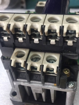 500 บ. ส่งฟรี083-2000058  LINE ID: line832923 อินเวอร์เตอร์ปรับความเร็วรอบมอเตอร์ ยี่ห้อ MISTUBISHI รุ่น SC - A2040U- 04 ขนาด 40 W. ใช้ง่ายไม่ต้องปรับเซตอะไรเลย ใช้ไฟบ้าน 220V. ได้เลย(มีหลายชุด)