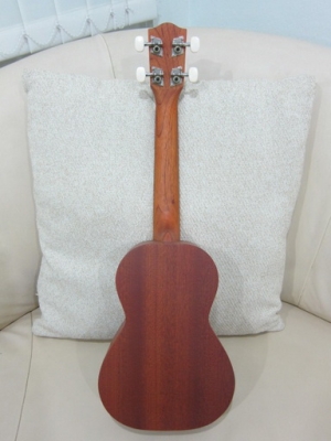 อคูเลเล่ UKULELE ยี่ห้อ MAKAI ของใหม่ ขนาด Concert รุ่น CK-55 สีน้ำตาล ไม้มะฮอกกานี ขายถูก