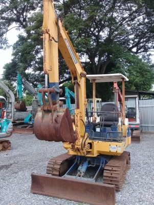 ต้องการขายรถขุดยี่ห้อ KOMATSU-PC20-6 รถนอกนำเข้าจากญี่ปุ่น