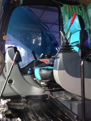 ขายด่วนมากๆ  รถแบคโฮ รุ่น sk200-8super