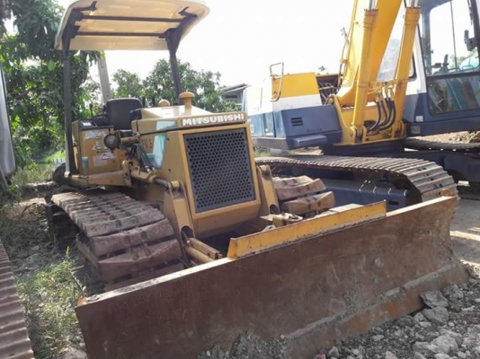 ขาย MITSUBISHI BD2G  เก่าญี่ปุ่นแท้  ใช้งานมาแค่  1,XXX  ชั่วโมง  เดิมๆๆ  พร้อมใช้  โทร  089-3818694  ดวงนภา