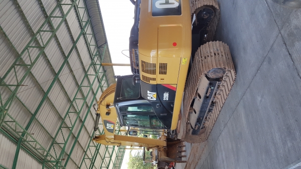 ขาย CAT 320D2 รุ่นล่าสุด ขาย CAT 320D2 รุ่นล่าสุด